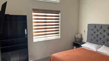 3 bedrooms, iron/ironing board, Internet, bed sheets