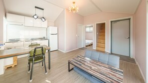 Basic Room, 1 Bedroom (White House2 (BBQ/Distant Ocean View)) | 1 bedroom, free WiFi - Gangneung Dawon-hill Pension (Gangneung)