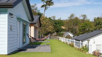 Basic Room, 1 Bedroom (Blue House (BBQ / Forest View)) | 1 bedroom, free WiFi