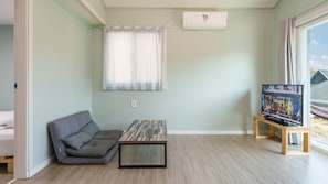 Basic Room, 1 Bedroom (Blue House (BBQ / Forest View)) | 1 bedroom, free WiFi