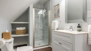 Rumah Keluarga | Kamar mandi | Perlengkapan mandi gratis, handuk, sabun, dan sampo