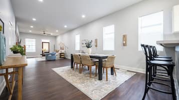 Rumah Keluarga | Tempat makan