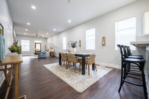 บ้านพักสำหรับครอบครัว | ร้านอาหาร