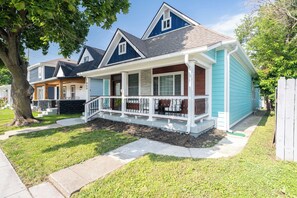 Exterior -  Spacious 5-Bedroom Blue Bungalow (Indianapolis)