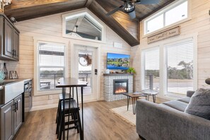 TV, offices - There’s No Lookin’ Bach (Fredericksburg)