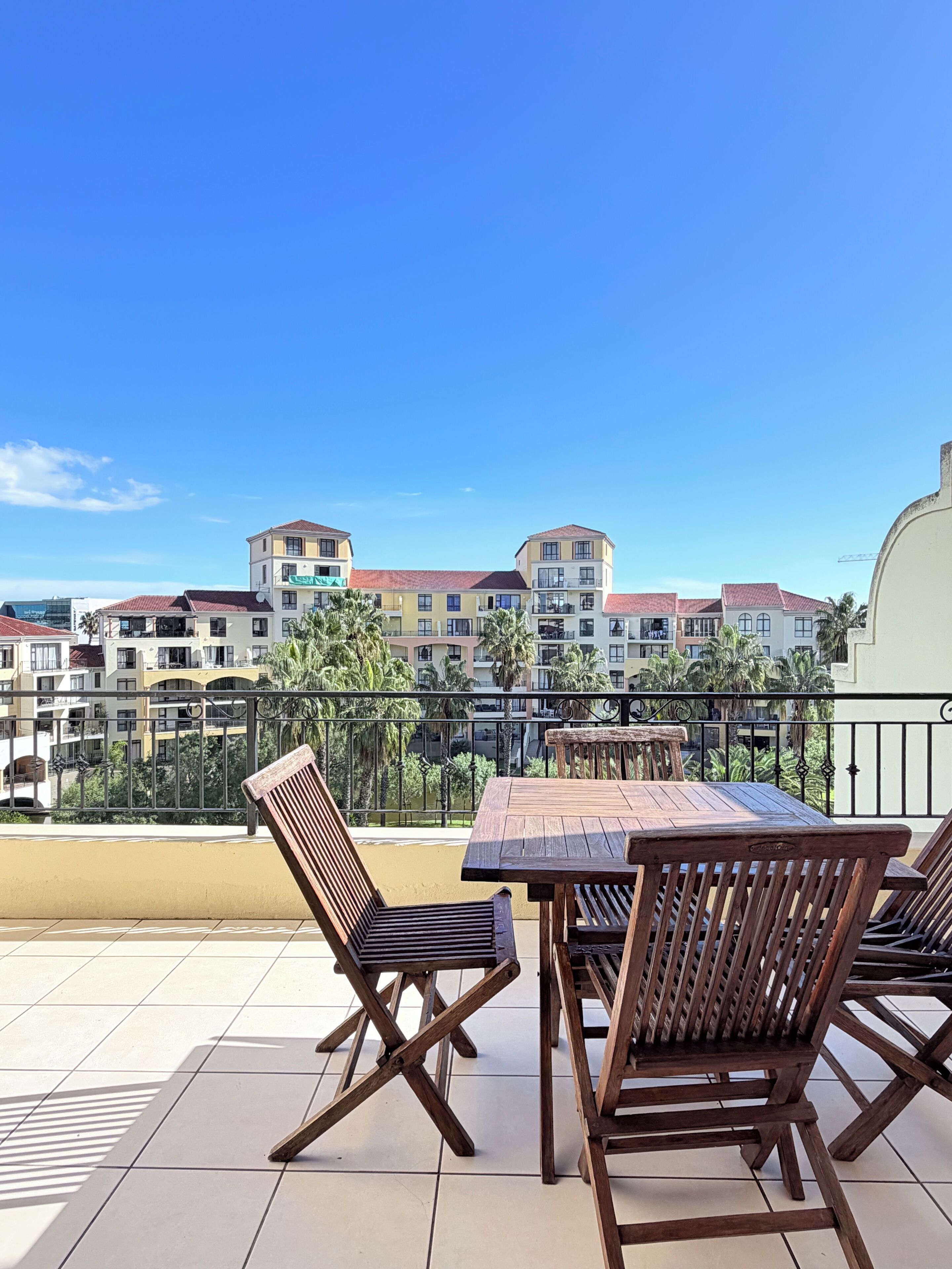 Apartemen Comfort, 1 kamar tidur, balkon, pemandangan kanal | Teras/patio