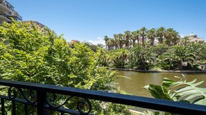Appartement Confort, balcon, vue sur le canal | Terrasse/patio