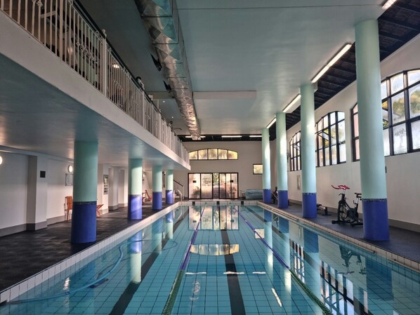 Outdoor pool - Crystal Towers Studio by CENTURY CLUB (Century City)
