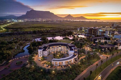 CENTURY CLUB - Luxury Apartment Hotels