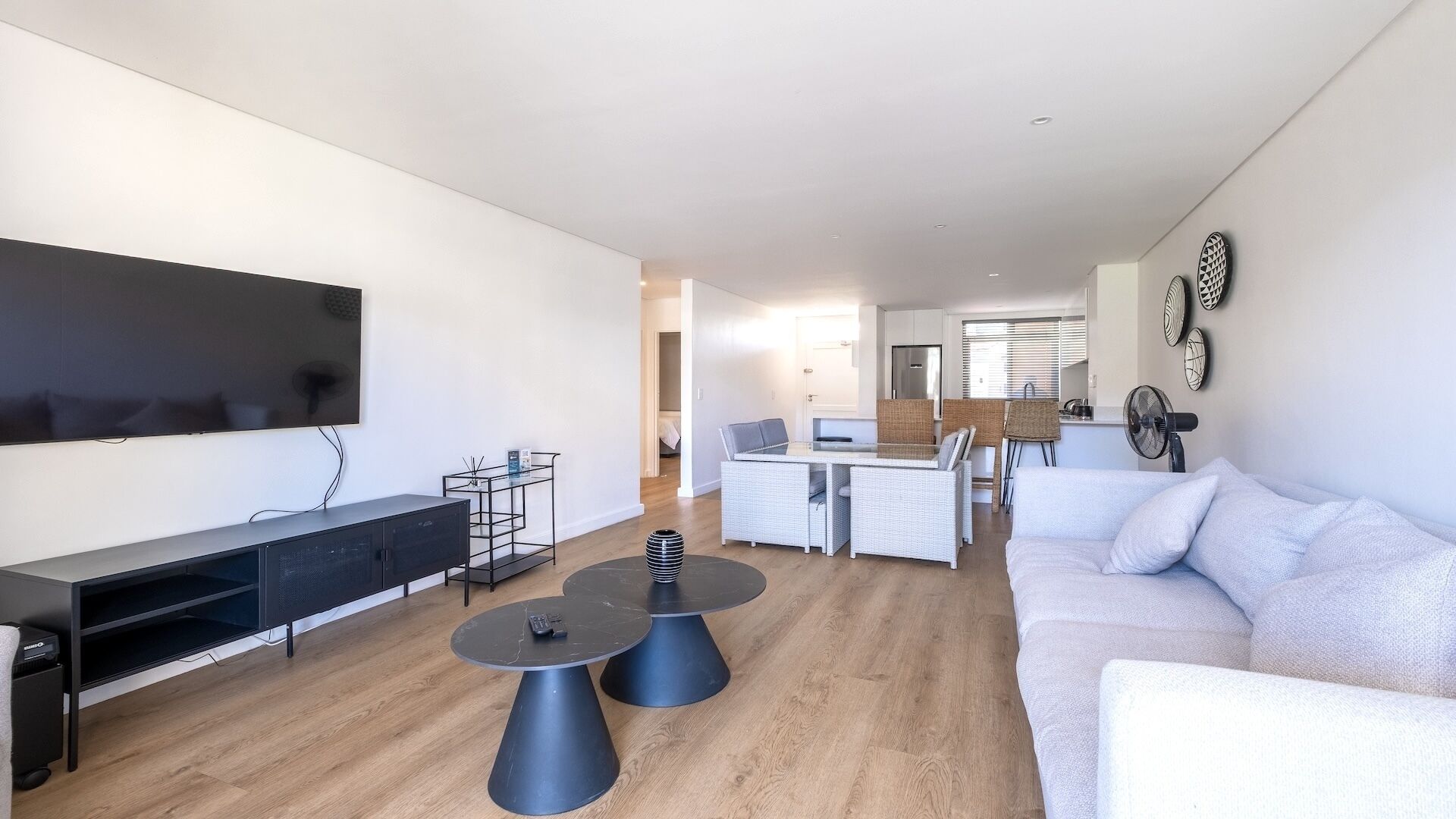 Premium Apartment, 2 Bedrooms, Canal View | Living area