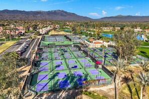 Sports court - Bright Golf View Condo w/ Vaulted Ceilings, Patio Dining, Mtn Views & Community Pool (Palm Desert)