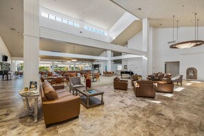 Interior - Bright Golf View Condo w/ Vaulted Ceilings, Patio Dining, Mtn Views & Community Pool (Palm Desert)