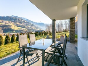 Outdoor dining - Beautiful apartment in a quiet location (Zellberg)