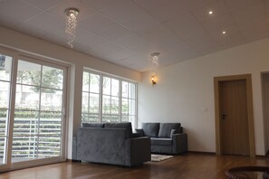 Lobby - Memories at The Blue Mountains (Kotagiri)