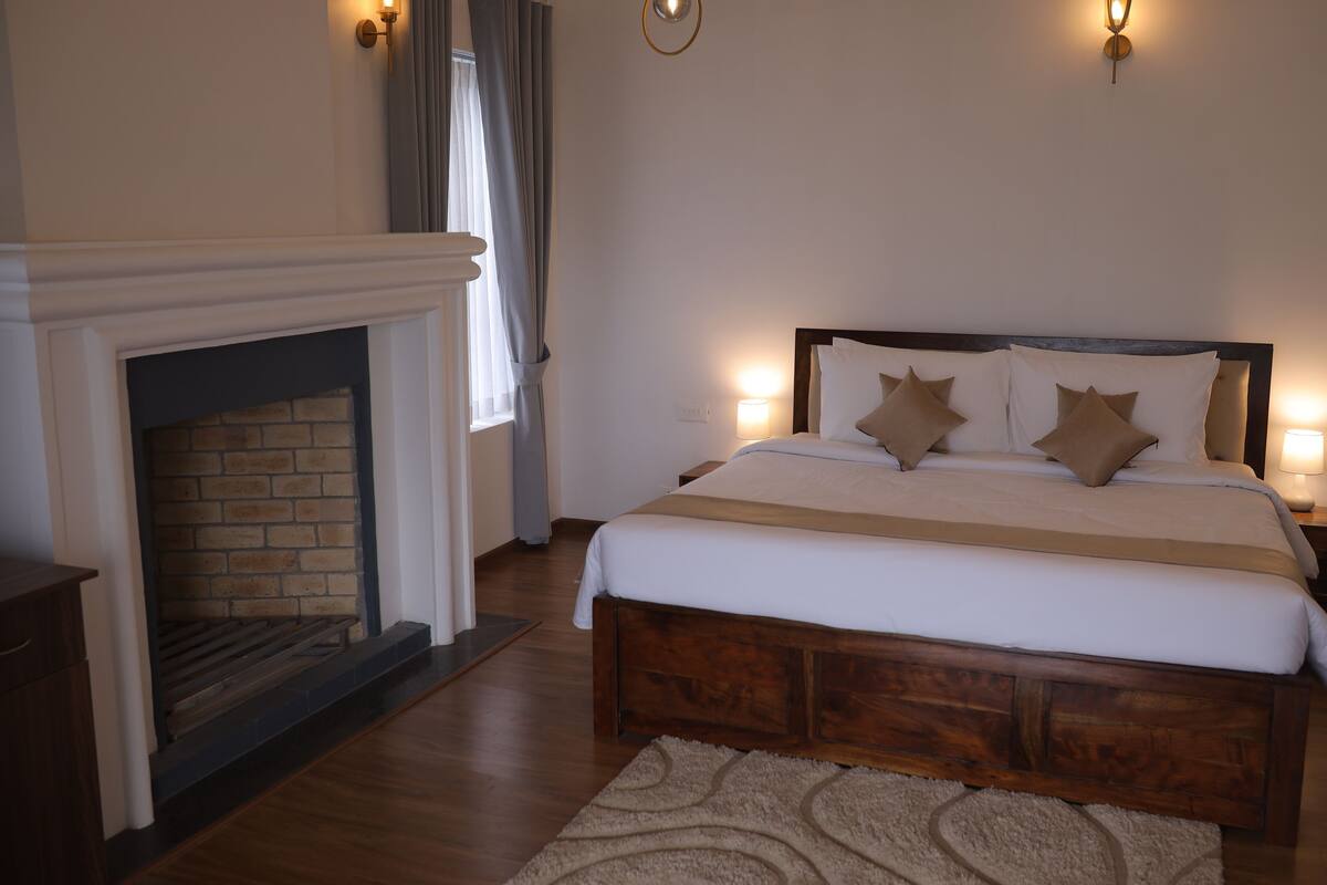 In-room safe, blackout curtains, free WiFi