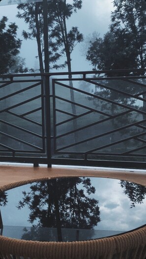 Habitación panorámica doble, balcón, vistas a la montaña | Terraza o patio