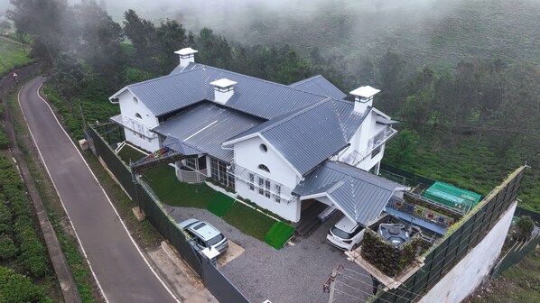 Front of property - Memories Blue Mountain (Kotagiri)