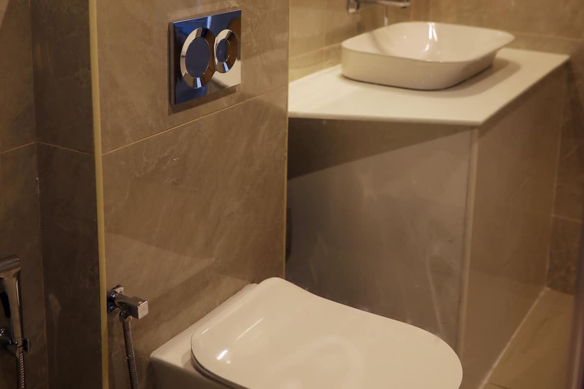 Deluxe Double Room, Balcony, Mountain View | Bathroom | Shower, free toiletries, hair dryer, towels