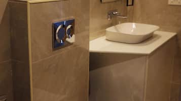 Deluxe Double Room, Balcony, Mountain View | Bathroom | Shower, free toiletries, hair dryer, towels