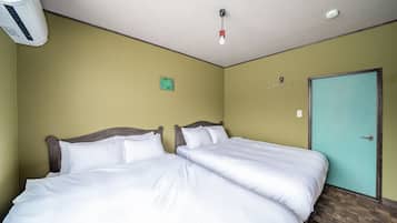 Skrivebord, strykejern/-brett og wi-fi (inkludert)