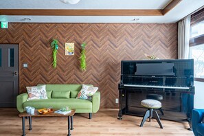 Living area - CHALEUR (Sapporo)