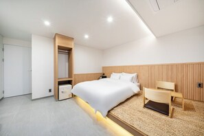 Premium Double Room, City View | Free WiFi - Hotel Urbanstay (Jeonju)