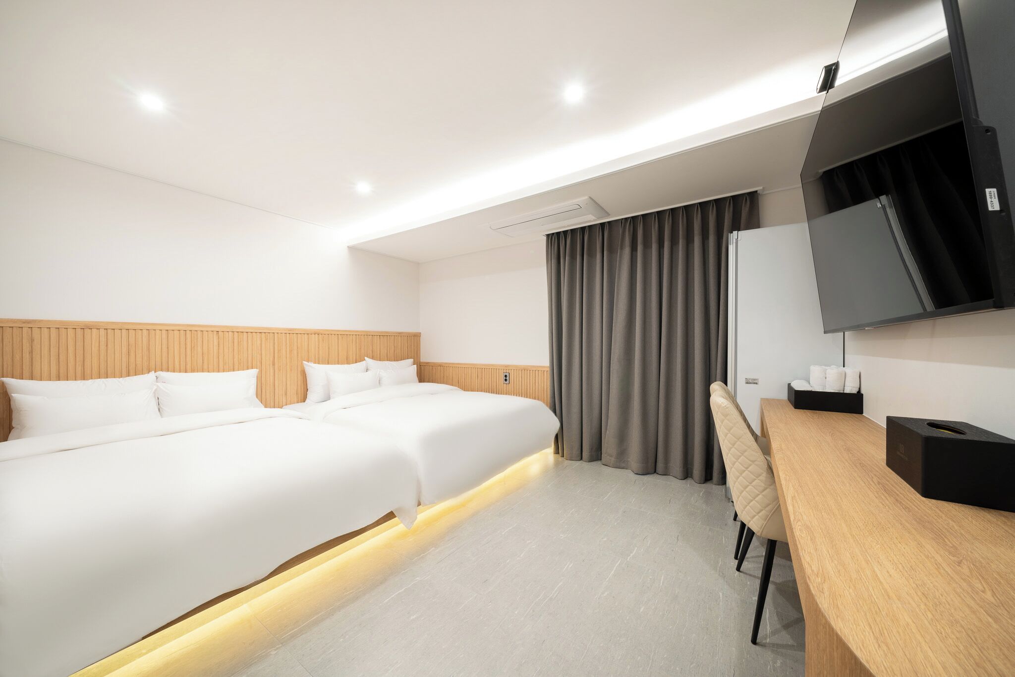 Premium Twin Room, City View | Free WiFi