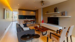 Ảnh chưa phân loại, 2 trong số 8 ảnh, nút