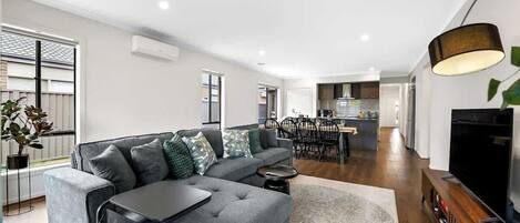 Televisio, työhuone