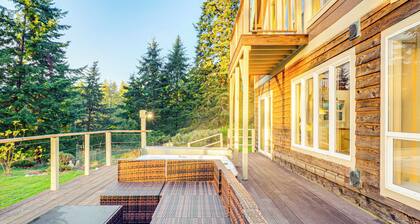 Pacific View Home: Hot Tub & Ocean/Valley Views!