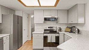 House | 3 bedrooms, Internet - NEW Cityside Stay 3BR Retreat Near DT w Patio (Reno)