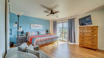 2 bedrooms, desk, iron/ironing board, travel crib