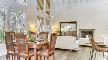 Dining Area | 1st Floor