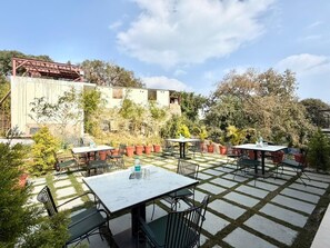 Living area - Hotel Sharna The Laxman Niwas (Mount Abu)