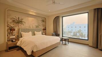 Quarto casal superior | Escrivaninha, espaço de trabalho para notebook, Wi-Fi de cortesia