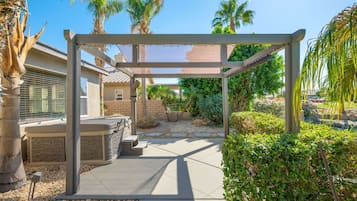 家庭独立别墅, 花园景观 | 露台