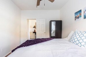 家庭單棟房屋, 花園景 | 房內夾萬、遮光窗簾/窗簾、熨斗/熨衫板、免費 Wi-Fi