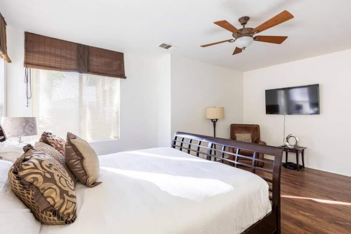 Casa família, vista para o jardim | Cofres nos quartos, cortinas blackout, ferros/tábuas de passar roupa