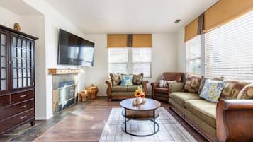 Family House, Garden View | Living area