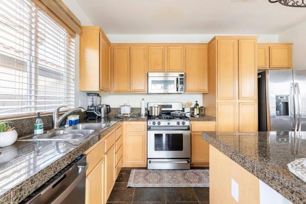 Family House, Garden View | Private kitchen | Fridge, microwave, stovetop, cookware/dishes/utensils
