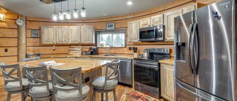 Réfrigérateur, micro-ondes, plaque de cuisson, lave-vaisselle