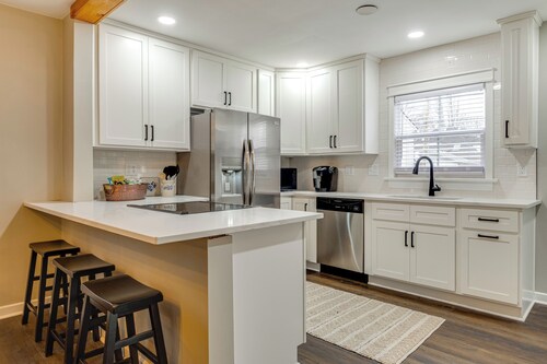 Walk to Downtown Frankfort: Family Home w/ Patio