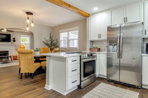 Walk to Downtown Frankfort: Patio, Firepit & More!