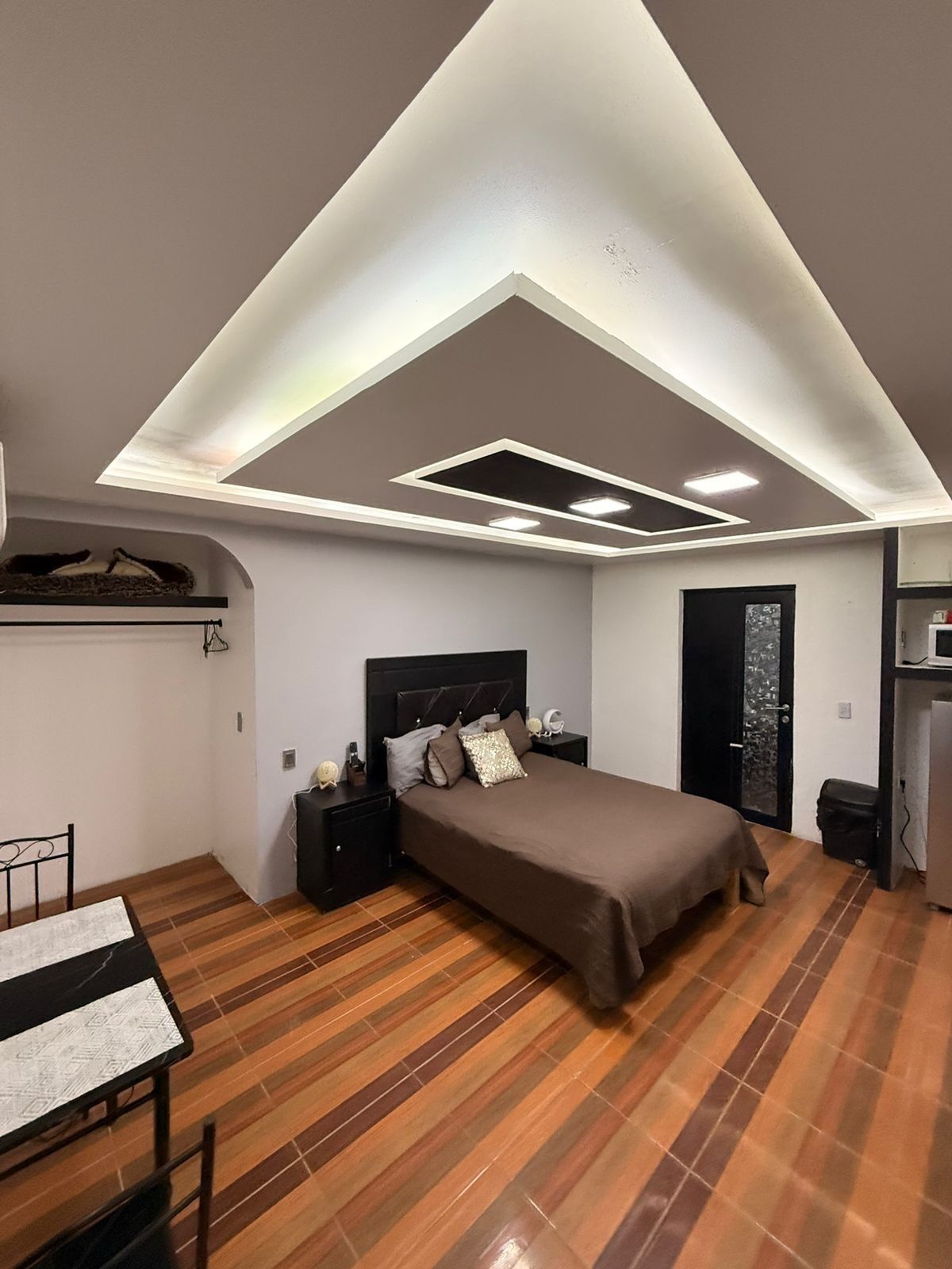 1 室のベッドルーム、アイロン / アイロン台、WiFi (無料)、ベッドシーツ