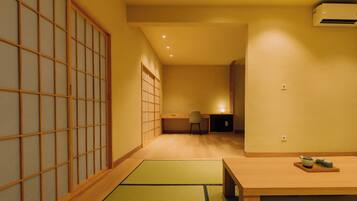 Japanese-style Suite | Minibar, desk, laptop workspace, free WiFi