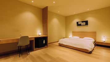 Japanese-style Suite | Minibar, desk, laptop workspace, free WiFi