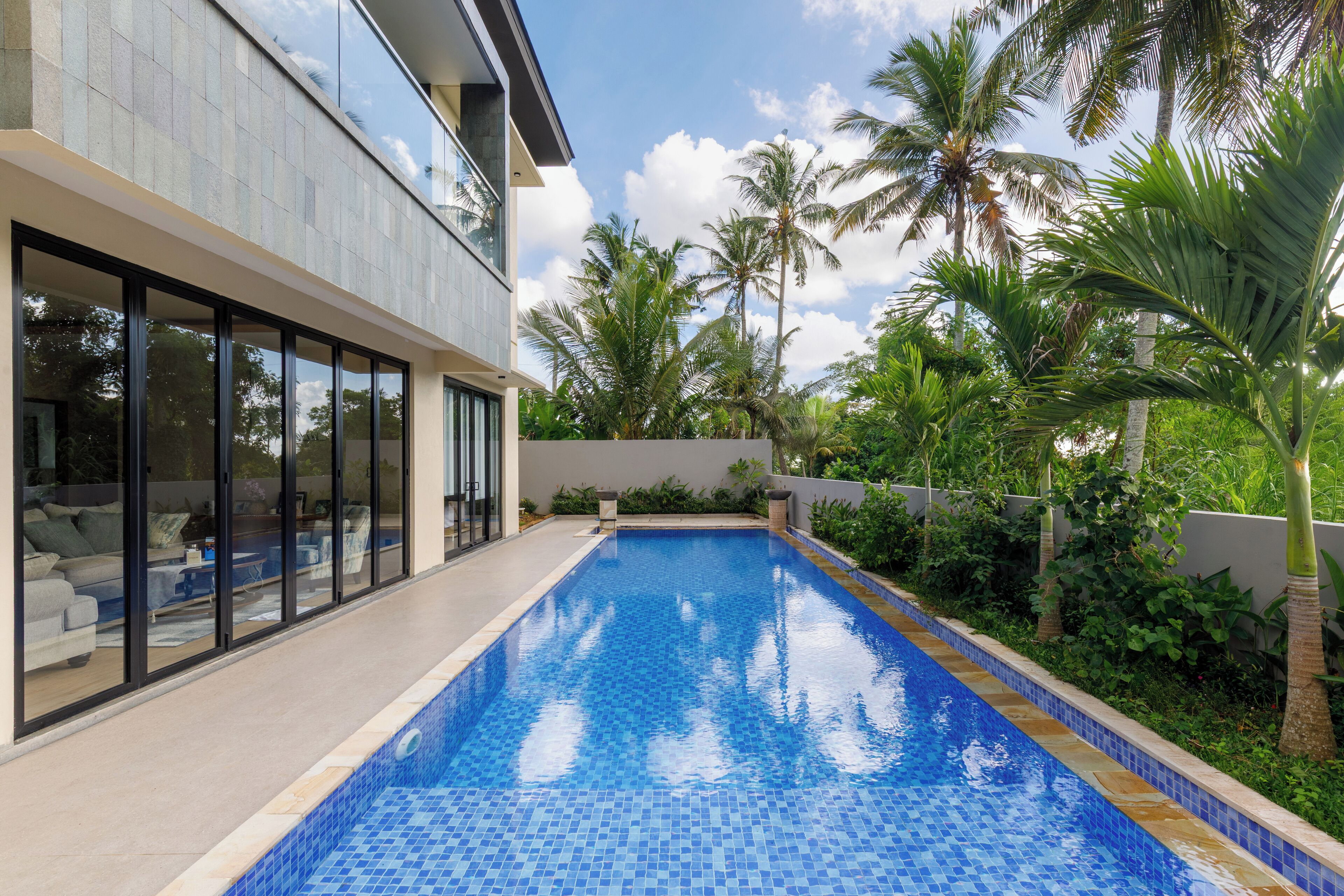 2 kolam renang outdoor