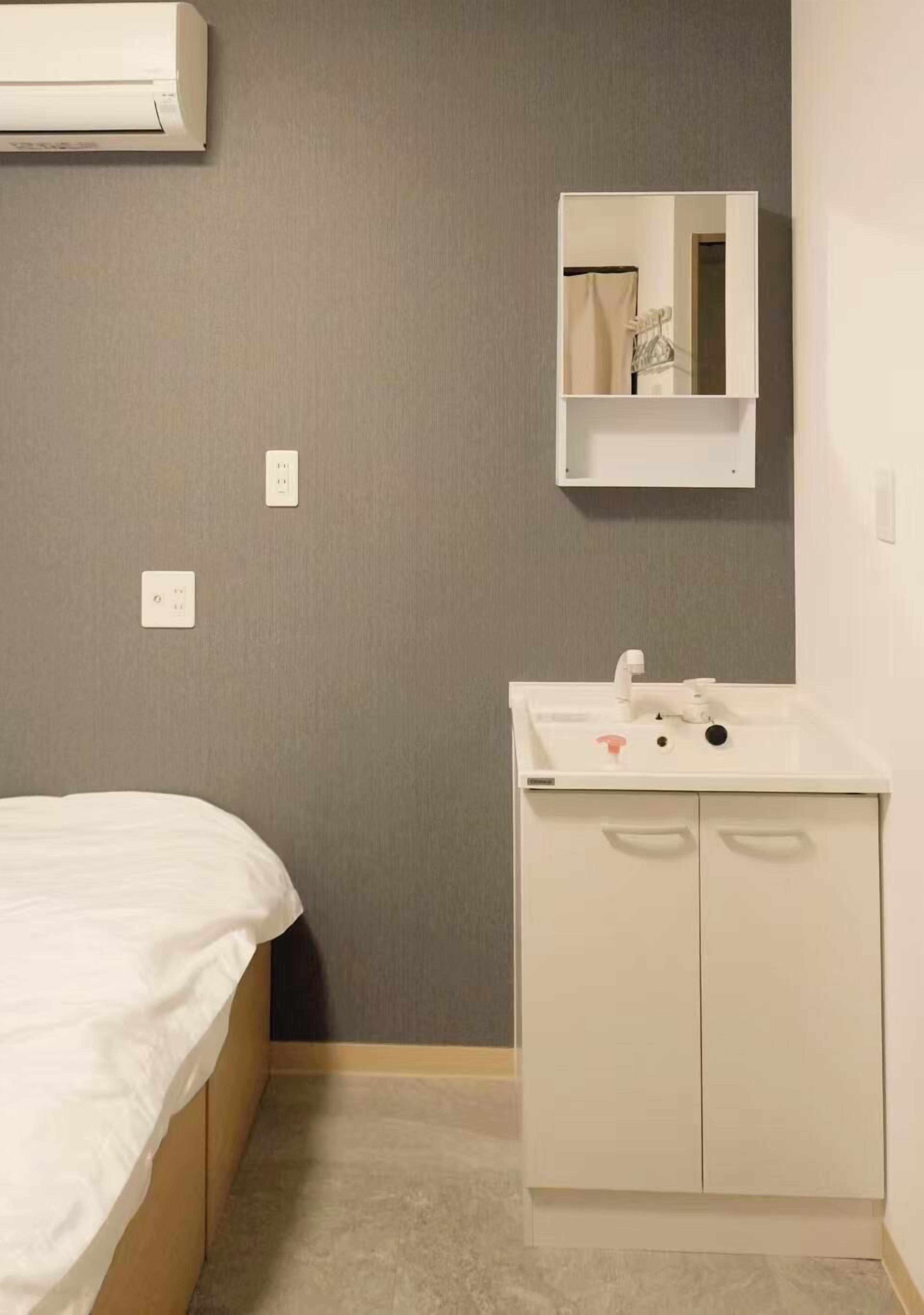 Junior Double Room, 1 Double Bed, Non Smoking, Private Bathroom | Blackout drapes, free WiFi