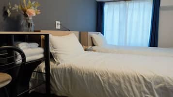 Tomannsrom – standard, 2 enkeltsenger, balkong, byutsikt | Blendingsgardiner og wi-fi (inkludert)