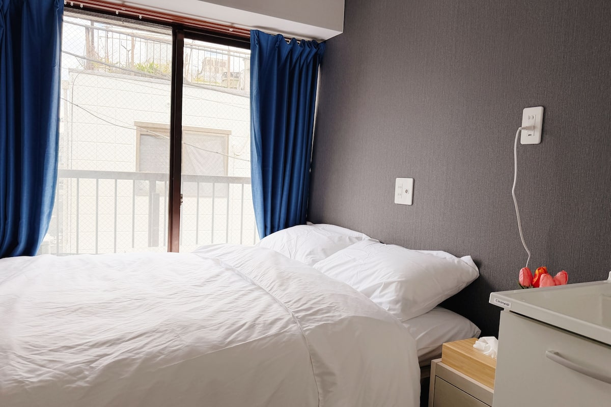 Dubbelrum i japansk stil - japansk futon - icke-rökare - privat badrum | Mörkläggningsgardiner och gratis wi-fi